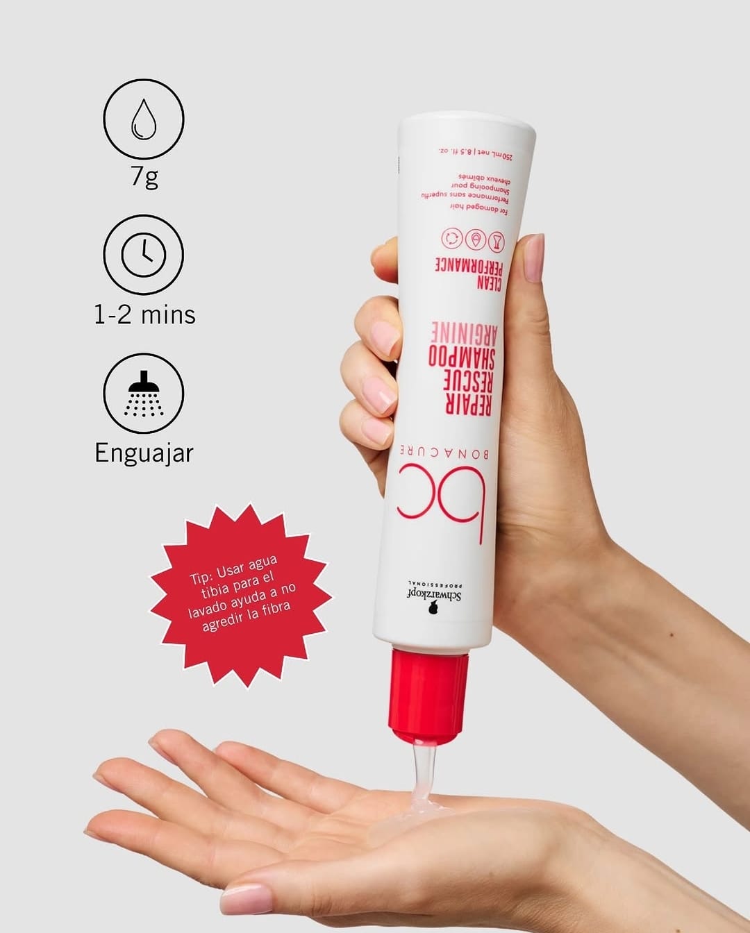 Shampoo Bonacure Repair Rescue aplicado en la mano